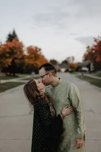 ShadowShinePictures-HollyAaras-Dearborn-Wedding-Photography-13