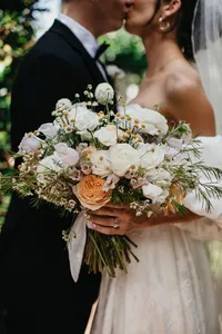 Annie+Matthew-HoustonWeddingatRiverOaksGardenClub-HoustonWeddingPhotographer-8