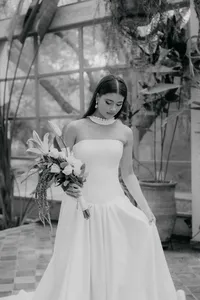 editorial trouwfoto van bruid bij villa taj