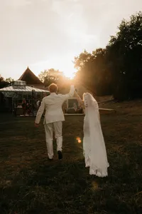 golden hour fotoshoot bij bruiloft in frankrijk