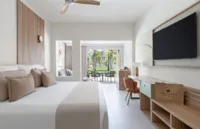 Preferred Club Junior Suite Pool Terrace 1