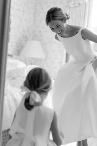 u3981682316_black_and_white_candid_wedding_photograph_of_a_fl_616d3523-1225-43d2-8e50-b9ac7776d7c2_3