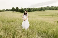 outdoor lifestyle maternity photo session lakeville mn