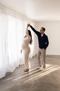 lifestyle maternity photographer near minneapolis mn
