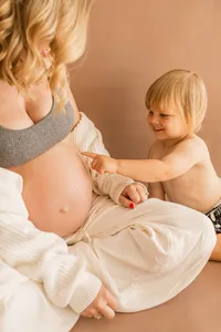maternity session with toddler minneapolis photographer