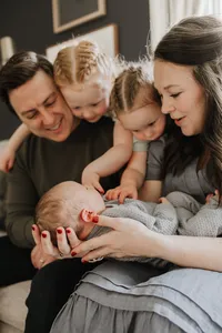 in home lifestyle family photographer woodbury