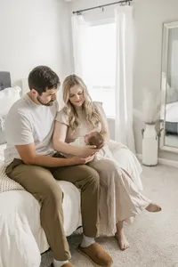 in home lifestyle newborn photographer near woodbury mn