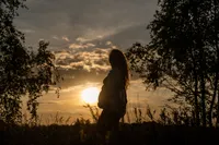zwangerschapshoot Leesten zonsondergang-JJ Love Fotografie-57