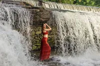 Indianapolis senior waterfall photos MAC5008
