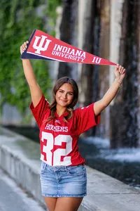 Indianapolis seniors cap and gown pictures20