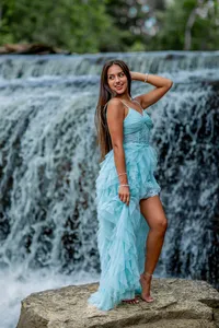 Indiana waterfall senior pictures MAC5016