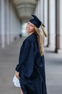 Indianapolis seniors cap and gown pictures10