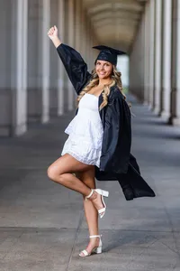 Indianapolis seniors cap and gown pictures13