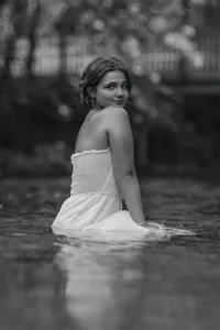 river senior pictures poses Indiana senior photographer