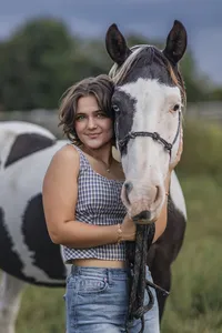 Senior with her horse Indianapolis senior photography