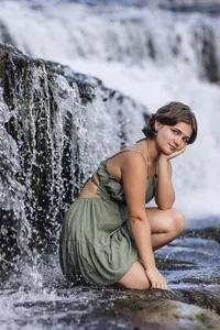 waterfall senior pictures poses Indiana senior photos
