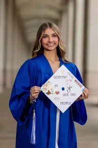 Indianapolis seniors cap and gown pictures12