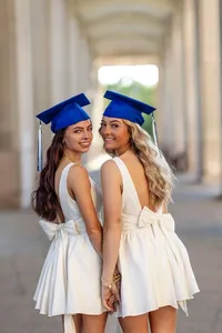 Indianapolis seniors cap and gown pictures14