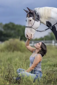 Senior sitting with her horse Indianapolis senior photos