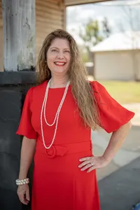 Samantha - United Country Real Estate-15