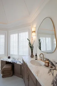Her-sink and vanity 2