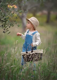 fine-art-child-photography-woodland-nature