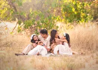 melbourne-family-photographer-family-playing-in-field