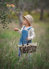 fine-art-child-photography-woodland-nature