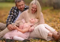 Family-snuggle-autumn-portrait-melbourne