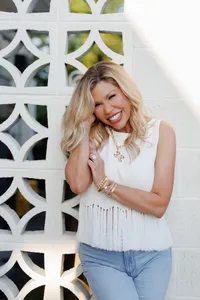 SavannahHolman_Group2026-258