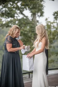 amberlee-christey-photography-wilderness-lodge-rainy-bridal-party-family-photos-58