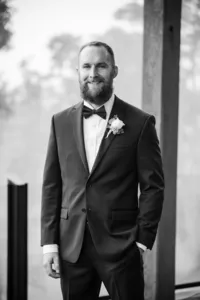 wilderness-lodge-summersville-wv-rainy-groom-portraits-82