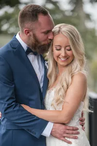romantic-rainy-first-look-portraits-wilderness-lodge-wv-53