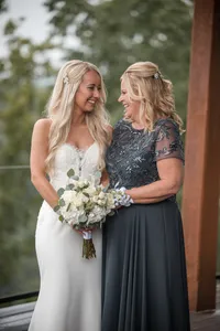 amberlee-christey-photography-wilderness-lodge-rainy-bridal-party-family-photos-57