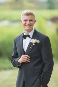 veritas-vineyards-groom-132