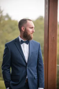 romantic-rainy-first-look-portraits-wilderness-lodge-wv-40