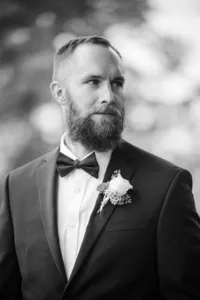 wilderness-lodge-summersville-wv-rainy-groom-portraits-83