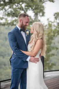 romantic-rainy-first-look-portraits-wilderness-lodge-wv-51