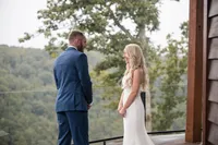 romantic-rainy-first-look-portraits-wilderness-lodge-wv-43