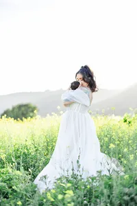 outdoor newborn photos