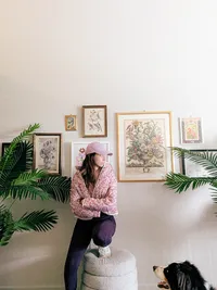 kathleen-designer-behind-sister-trees-studio-portraits-with-art-and-textures-11-2