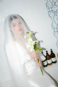 bride-shower-getting-ready-portrait-white-dress-boque-veil-puerto-vallarta