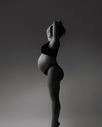 Amy-MAT-03_BW