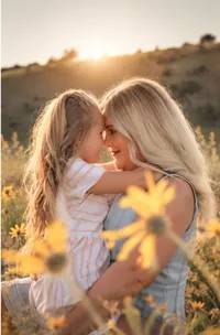 light_detail_texture_mother_daughter