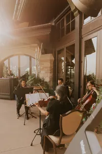 wedding-cocktail-hour-live-music-scaled