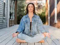 theresa-shella-outdoor-meditation