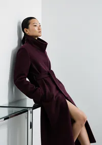 16_burgundy-turtleneck-dress-leaning