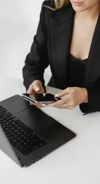 104_person-working-on-laptop