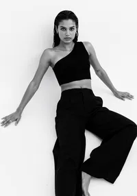 60_black-top-pants