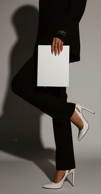 94_legs-on-chair-dark